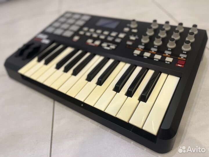 Midi-клавиатура akai MPK25