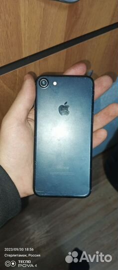 Телефон iPhone 7