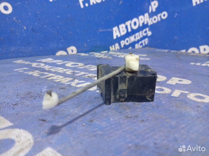 Моторчик заслонок отопителя Audi A8 седан ABZ 1996