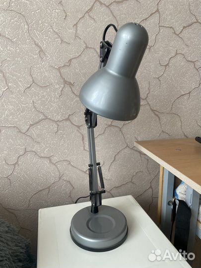 Лампа настольная