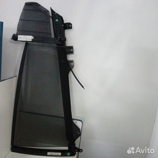 Шторка задней боковой двери BMW F02