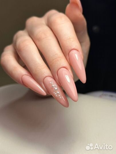 Маникюр и педикюр