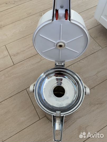 Термос с помпой Китай