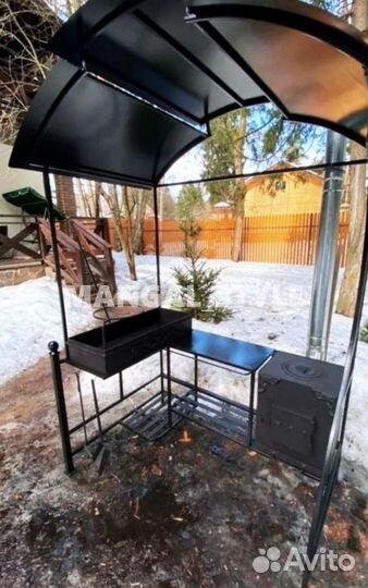 Мангал с крышей
