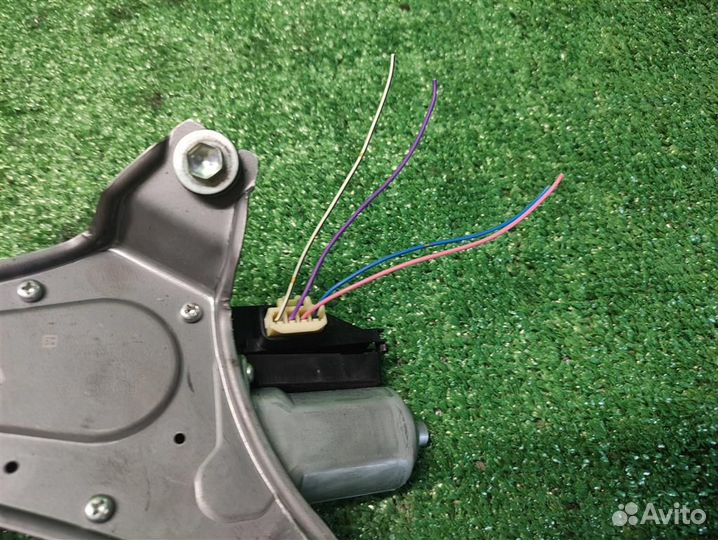 Мотор стеклоочистителя задний Toyota Auris E150 2