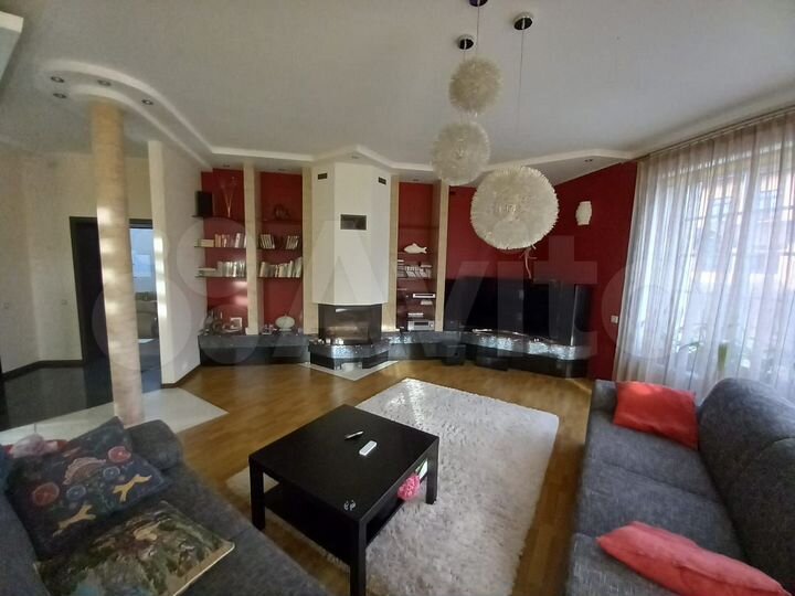 Дом 450 м² на участке 11 сот.