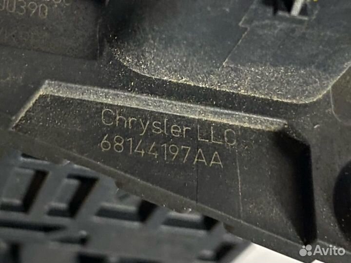 Расходомер воздуха Chrysler 200 2015 68144197AA