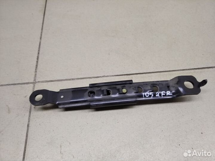 Механизм регулировки ремня безопасности Land Cruis