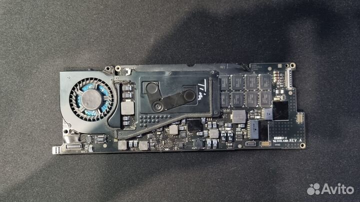 Материнская плата на Apple MacBook 820-2375-a