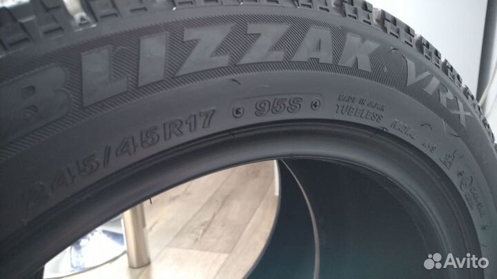 Bridgestone Blizzak VRX 245/45 R17 95S