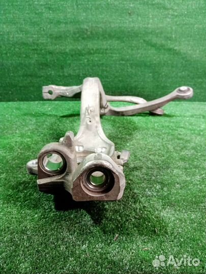 Кулак поворотный передний левый Audi A6 Allroad 4F