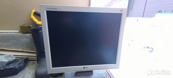 Монитор LG flatron L1715S
