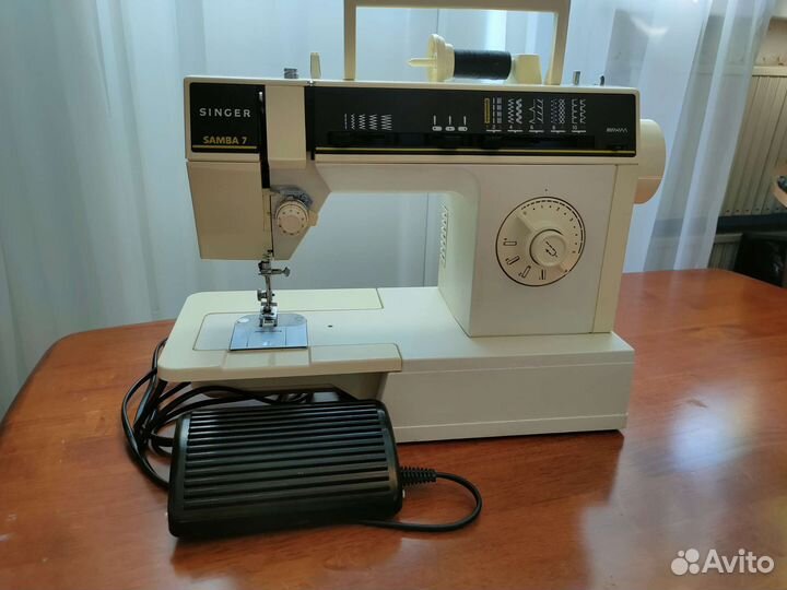 Швейная машина Singer