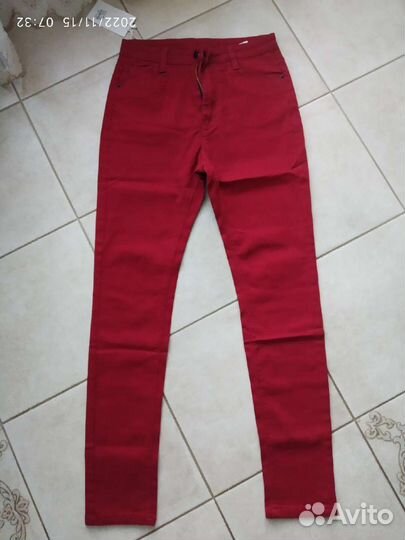 Джинсы новые