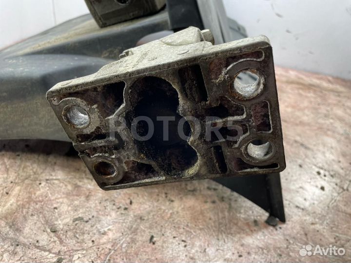 Кронштейн крепления подкрылка заднего левого Volvo