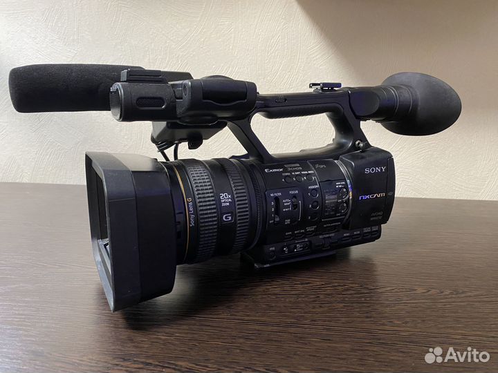 Видеокамера Sony HXR-NX5P