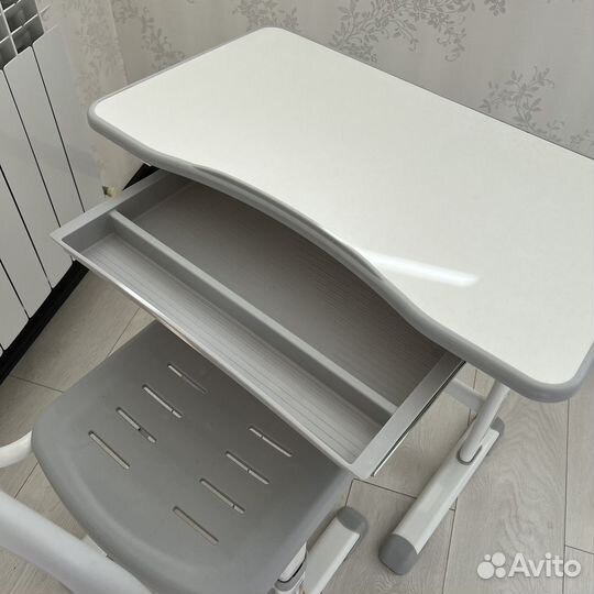 Детский стол и стул растущая парта