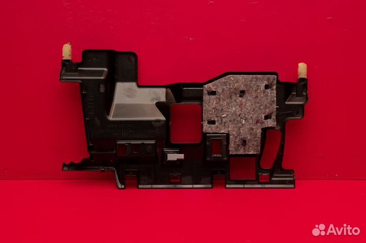 Накладка торпедо левая Toyota Land Cruiser 200 1VD