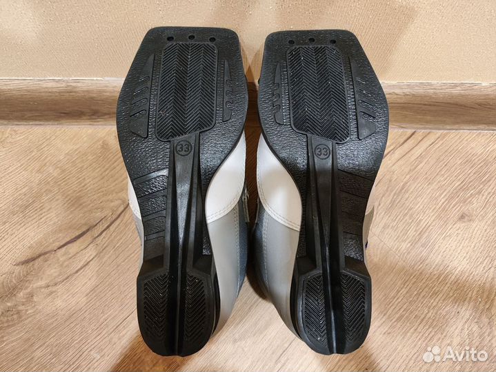 Лыжи беговые детские 140 с ботинками размер 33