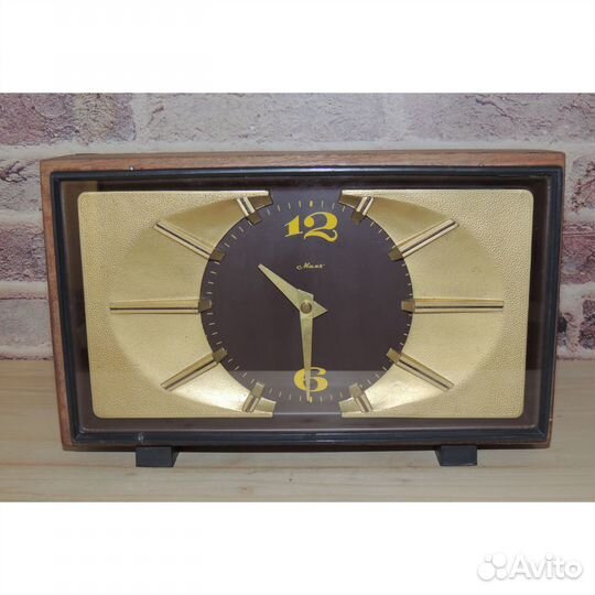 Маяк Советские настольные механические часы