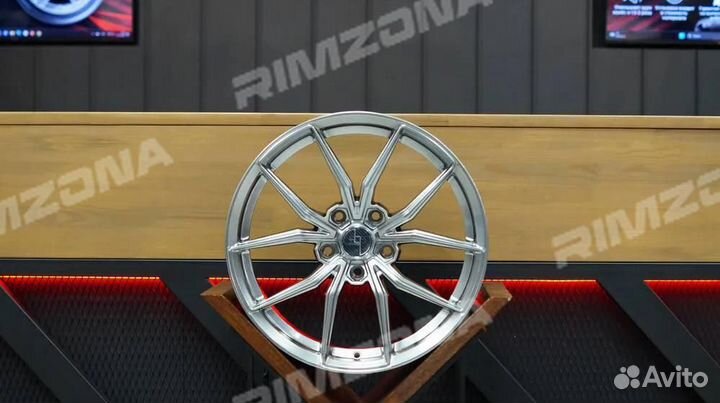 Литой диск HRE R19 5x108 sv