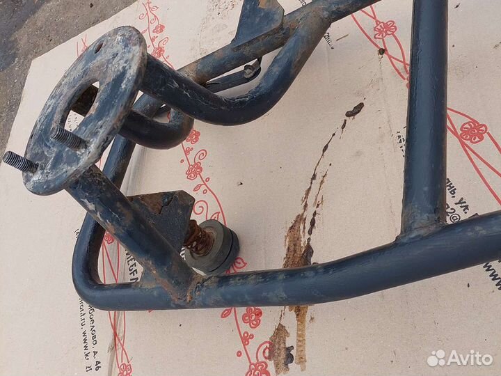 Кронштейн запасного колеса Kia Sportage 1