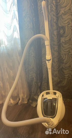 Беспроводной пылесос с контейнером Tefal