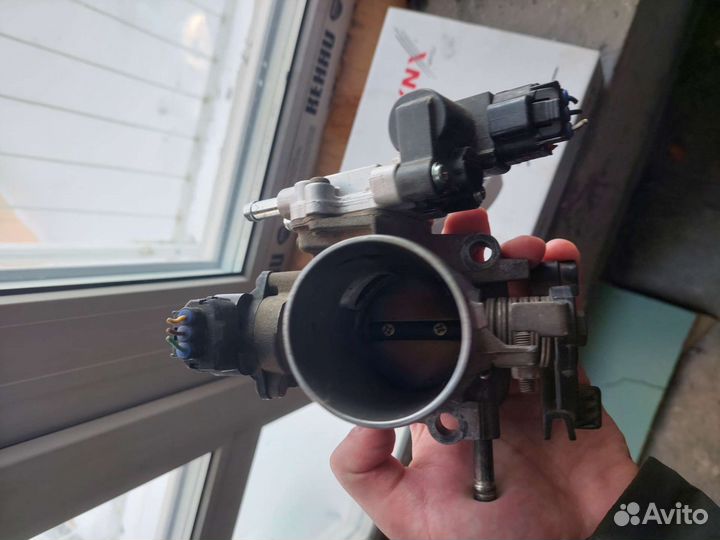 Дросельная заслонка с кхх NZE120