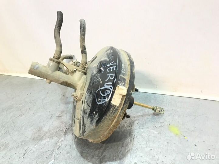 Главный тормозной цилиндр и вакуумный усилитель в