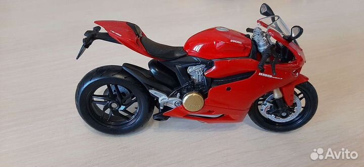 Мотоцикл в масштабе 1/12