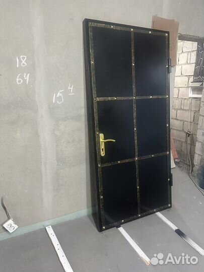 Дверь сейфовая входная