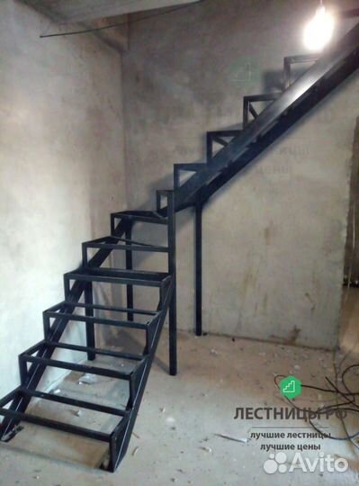 Лестница металлокаркас