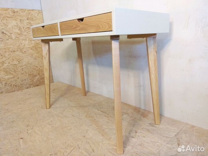 Письменный стол из массива дерева на заказ