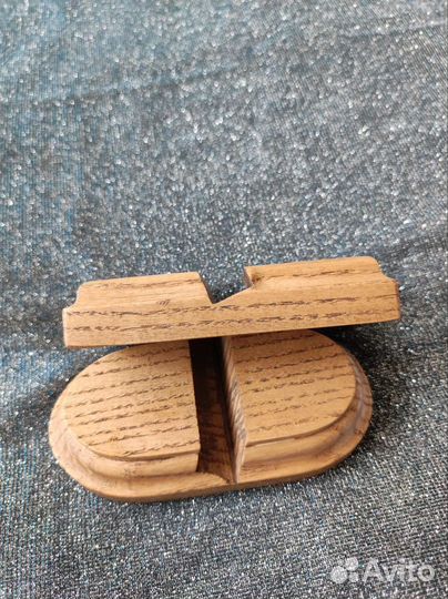 Подставка для телефона из дерева