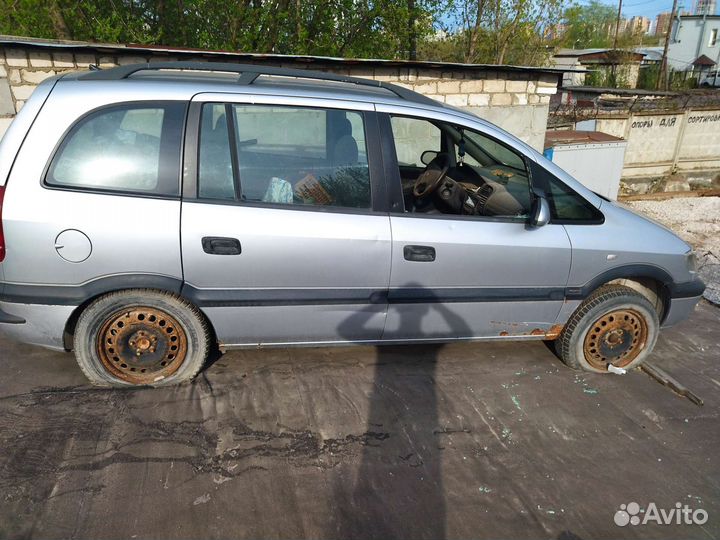 Запчасти на Opel zafira а