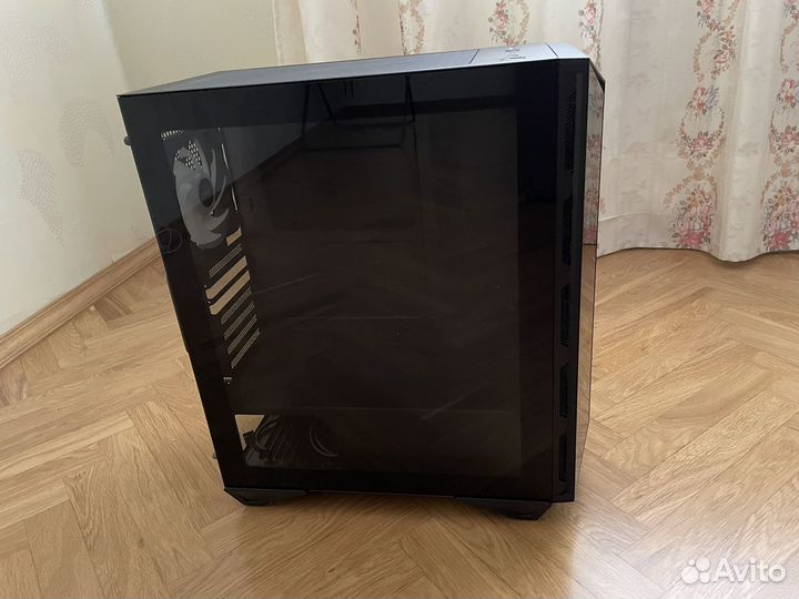 Корпус MSI MPG Gungnir 110R