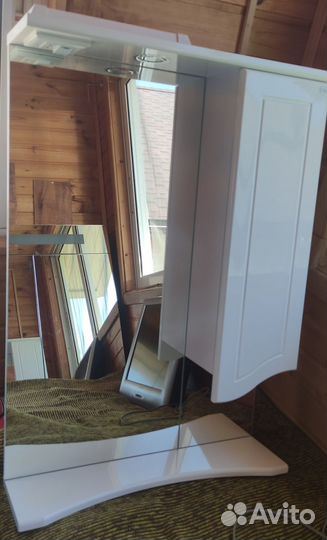 Тумба, раковина и зеркало ванную