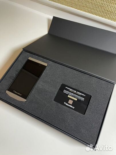 BlackBerry Porsche Design P'9982, 2/64 ГБ