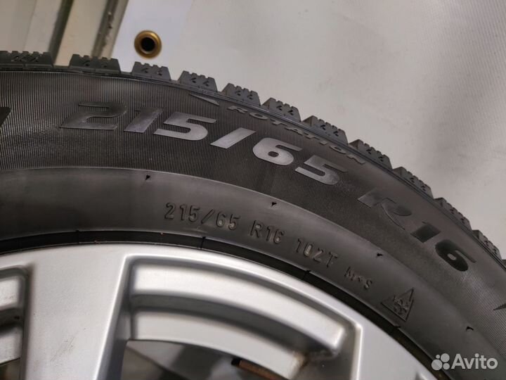 R16 Pirelli Ice Zero 215/65, PCD 5x112 DIA 60.1