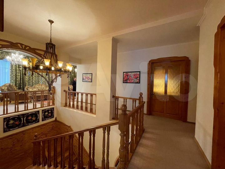 Дом 450 м² на участке 17 сот.