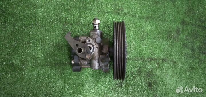 Насос гура M. Lancer Cedia 1.5 4G15 2000-2003