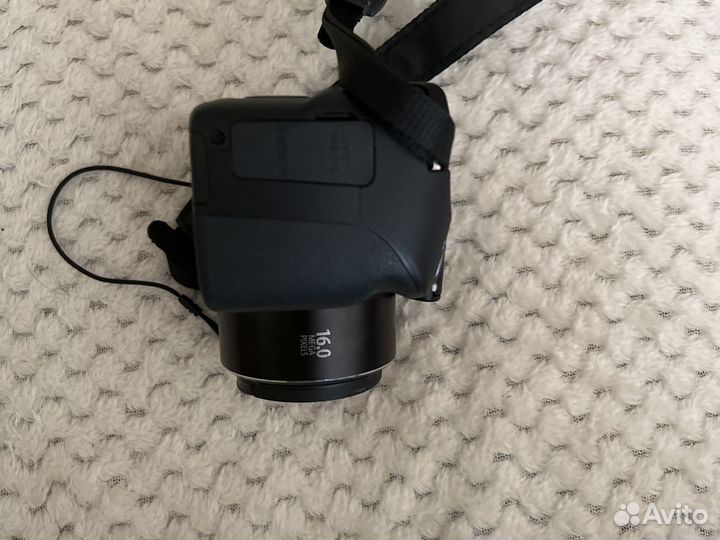 Компактный фотоаппарат canon