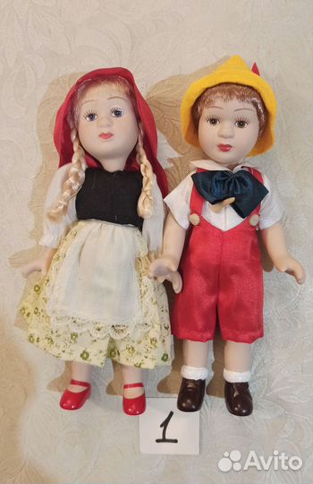 Кукла фарфоровая