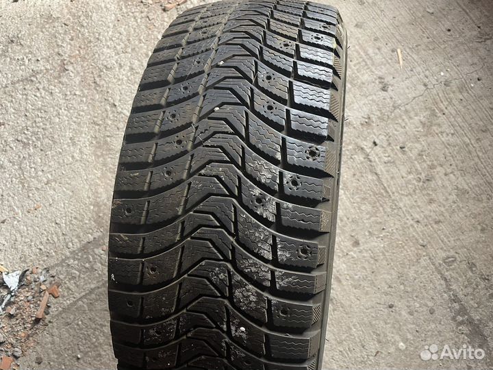 Michelin X-Ice North 3 235/45 R19