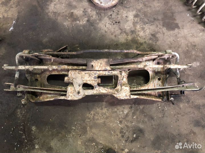 Балка задняя подрамник на renault safrane 1