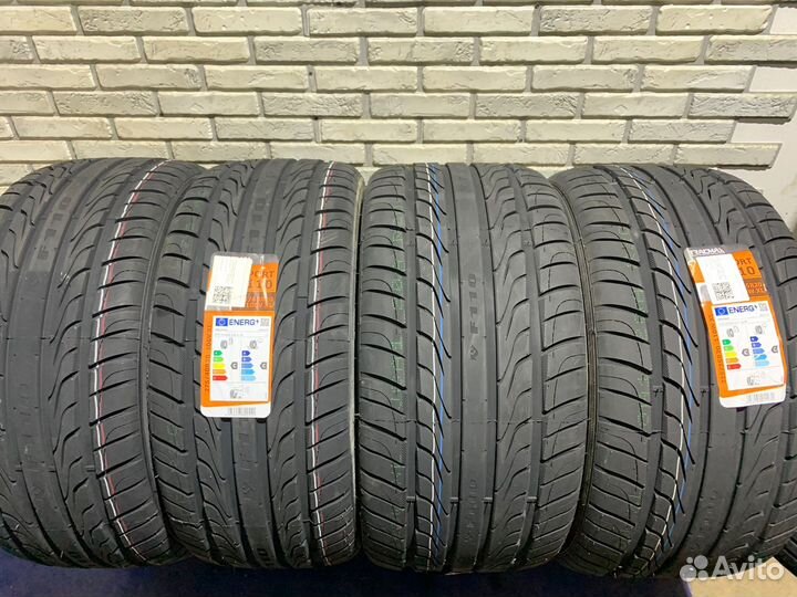 Tracmax F110 275/40 R20 и 315/35 R20 110W