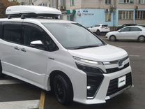 Toyota Voxy 1.8 CVT, 2018, 58 000 км, с пробегом, цена 2 890 000 руб.