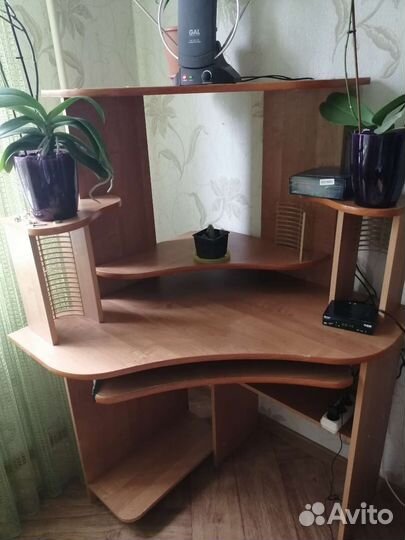 Компьютерный стол