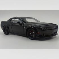 Модель автомобиля Dodge Challenger SRT