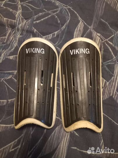 Щитки футбольные